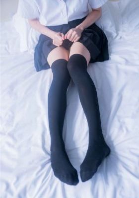 免费观看扒开校花的粉嫩小泬_蓝光在线观看高清