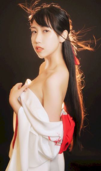 最新欧美走光图片_免费国语