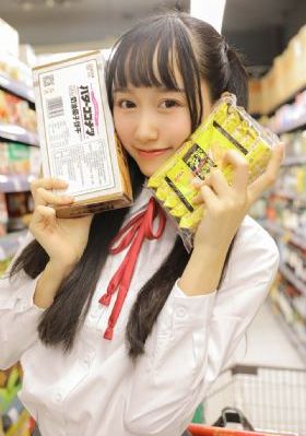 欧美一个小女孩模特_720高清在线